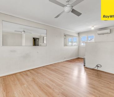 Neat and Tidy 2 Bedroom Unit - Photo 3