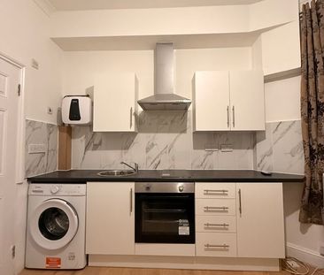 Studio Flat, Frobisher Road, N8 - Photo 4