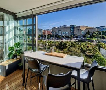 Luxury Living with Unmatched Views at Wellington's Premier Address - Photo 5