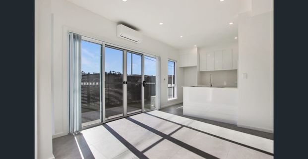 As New Townhouse in Prime Location! - Photo 1