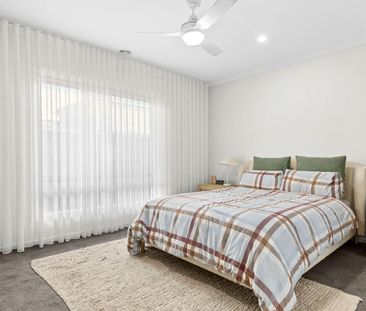 Modern Family Living in the Heart of Coridale! - Photo 5