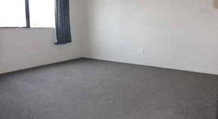5 Bedroom Home - Photo 3