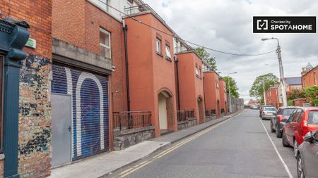 Room to rent in 4-bedroom flat in Stoneybatter, Dublin - Photo 5