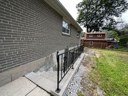 For Lease - 7 Resolution Crescent Unit# Lower A, Toronto, Ontario - Photo 3