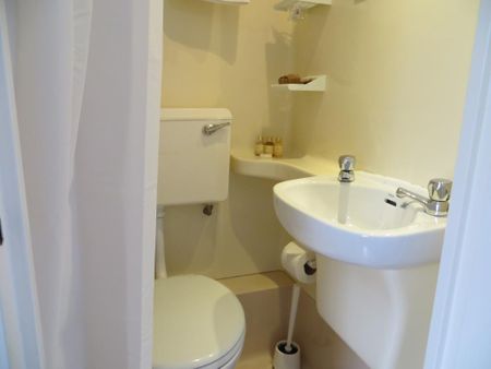 Flat 302 Fulham Palace Road, Fulham W6 9HH - Photo 5