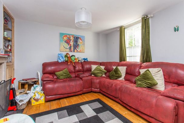 2 bedroom terraced house to rent - Photo 1