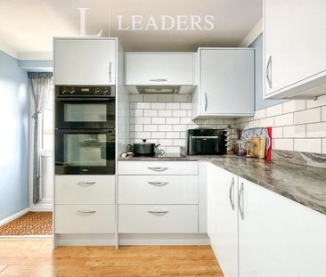 4 bedroom townhouse to rent - Photo 5
