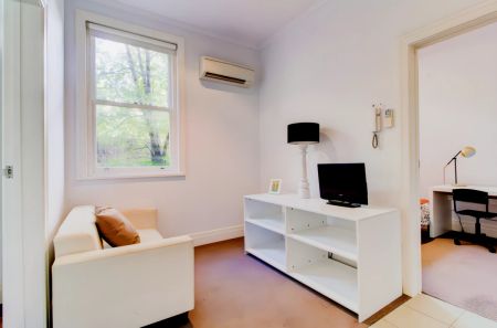 1 Bedroom Studio style 1 - Photo 2