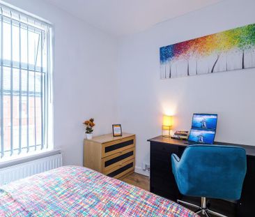 4 bedroom end of terrace house to rent - Photo 6