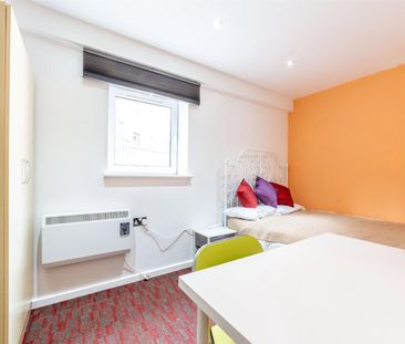 3 bed apartment to rent in Rialto Building, City Centre, NE1 - Photo 6