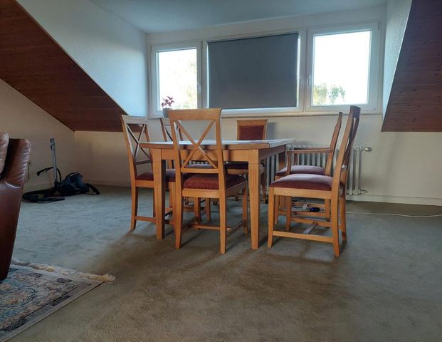 Voll möblierte 1,5-Zimmer-Dachgeschosswohnung in Köln-Holweide - Photo 1