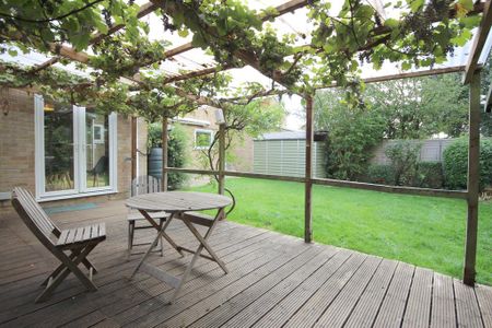 5 bedroom detached house to rent - Photo 2