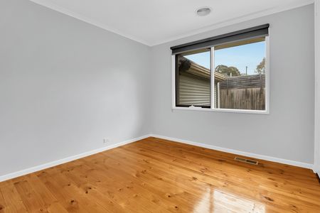 3 Bentley Court, Watsonia North VIC 3087 - House For Rent | Domain - Photo 5