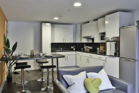 1 bedroom in a flat share to rent - Photo 3