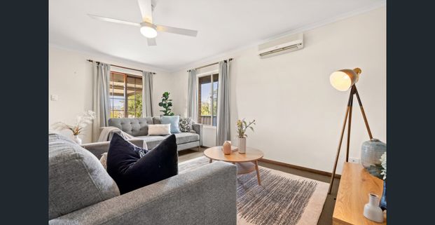 Cute and Cosy! - Photo 1