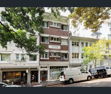 Art Deco one bedroom apartment in 'Emerson' - Photo 5