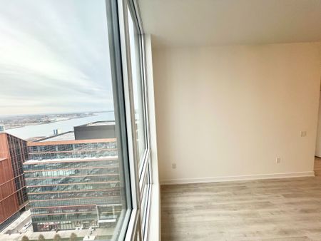 For Lease - 15 Richardson Street Unit# 2012, Toronto, Ontario - Photo 2