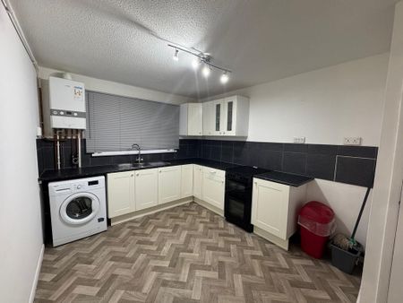 2 bedroom flat to rent - Photo 4