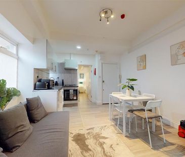 2 bedroom flat to rent - Photo 2