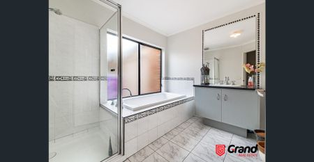 3 BEDROOM FAMILY HOME LOCATED IN A PRIME AREA OF BERWICK ! - Photo 5