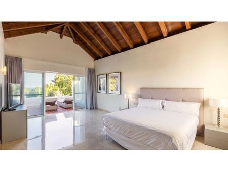 3 room luxury penthouse for rent in Marbella, Andalusia - Photo 5