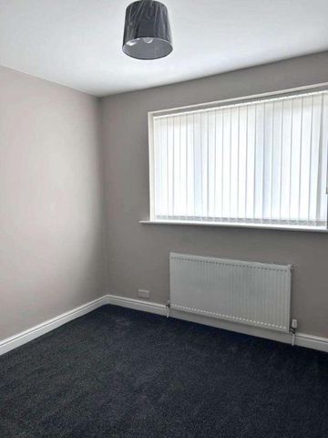 Surrey Avenue, Oldham, OL2 - Photo 4