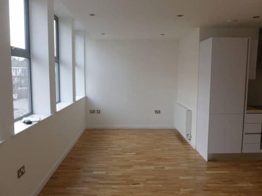 Studio to rent - Photo 1