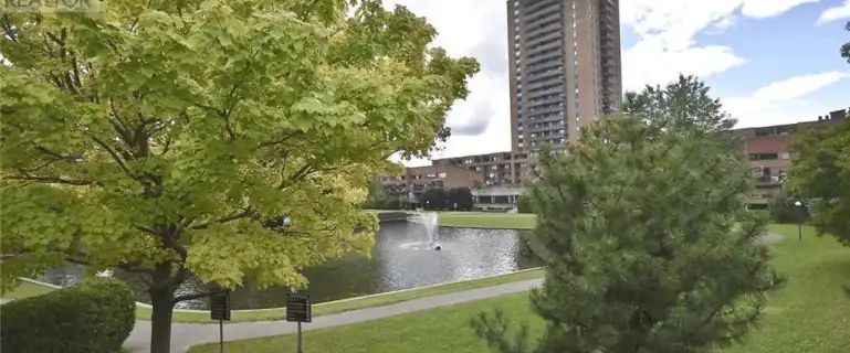 200 - 260 BRITTANY DRIVE | 200 - 260 BRITTANY DRIVE, Ottawa - Photo 1