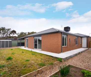 5 Kateesha Court, Campbells Creek - Photo 1