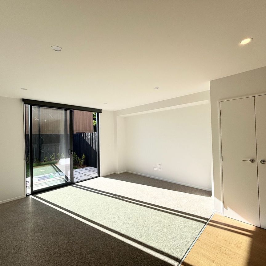 1/88 Holly Road, St Albans, NZ 8014 - Photo 1