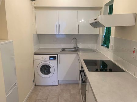 Gatting Close, HA8, Middlesex - Photo 3