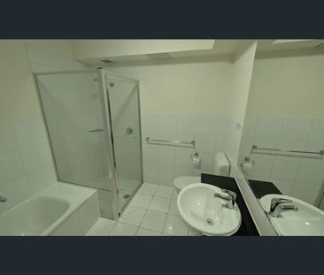 Freshly Renovated & Ready to Move In! - Photo 5