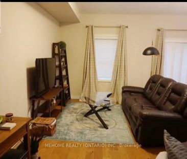 133 ST. LEGER STREET - Photo 1