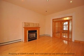 Barrington House September 1st - Photo 2