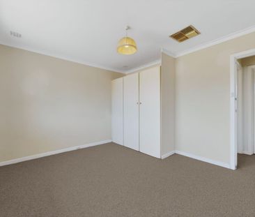 3 X 1 Spacious Family Home - Photo 6