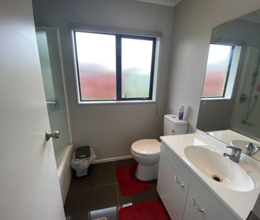 37 Foxlaw Street, Randwick Park, Auckland - Photo 2