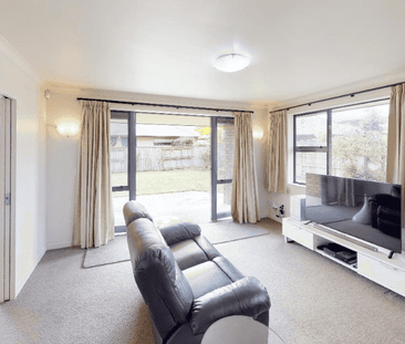 Kelvin Grove - 4 Bedrooms - Photo 2