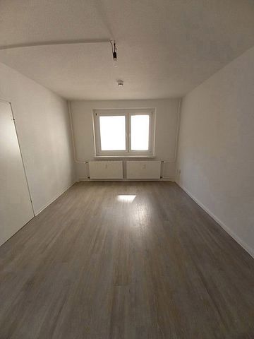 Kleine 2 Raumwohnung in zentraler Lage - Anmietung im Juni noch möglich - Photo 3