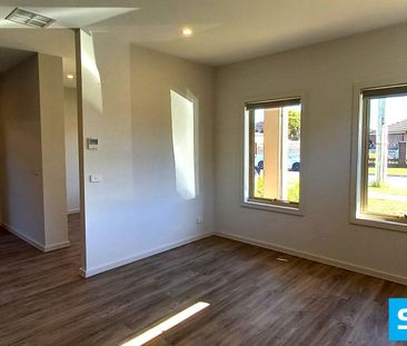 Low Maintenance Townhouse - Photo 1