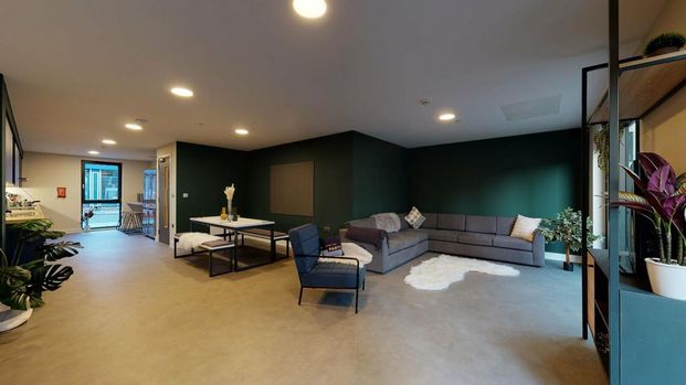 1 bedroom in a flat share to rent - Photo 1