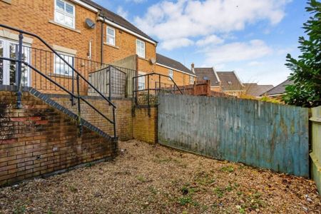 4 bedroom terraced house to rent - Photo 5