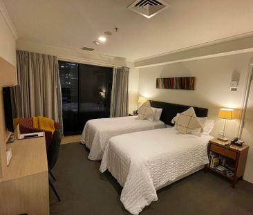 Modern Fully-Furnished Studio Apartment - Photo 2