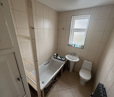 3 Bed Detached House, Elm Park Road, SE25 - Photo 4