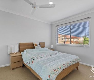 Create Listing - Photo 5