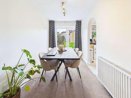 Exeter Road, Harrow, HA2 - Photo 3