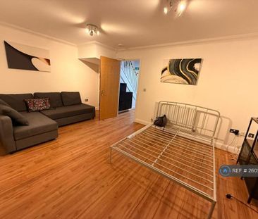 1 bedroom in a house share to rent - Photo 3