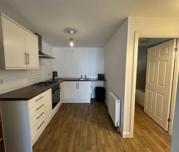 Glebe Road, Loughor, SWANSEA - Photo 5