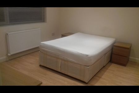 2 Bed Flat, Park Road, NW4 - Photo 4