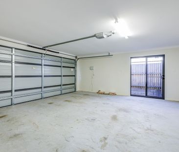 Beautiful Four Bedroom Home In Walking Distance to Pimpama College! - Photo 4