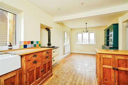 4 bedroom detached house to rent - Photo 4